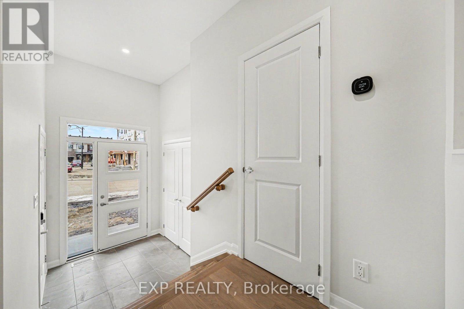 650 Moonglade Crescent, Ottawa, Ontario K2J 7N2 - Photo 2 - X13723830