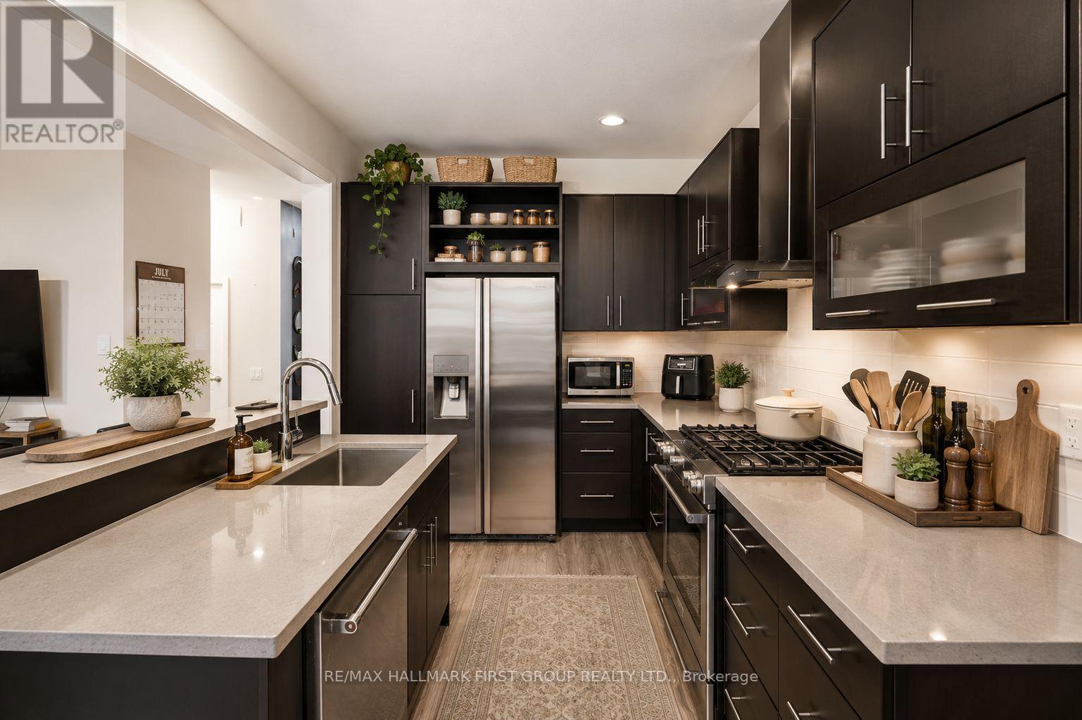 142 Vanier Street, Whitby, Ontario  L1R 3J8 - Photo 7 - E13580074