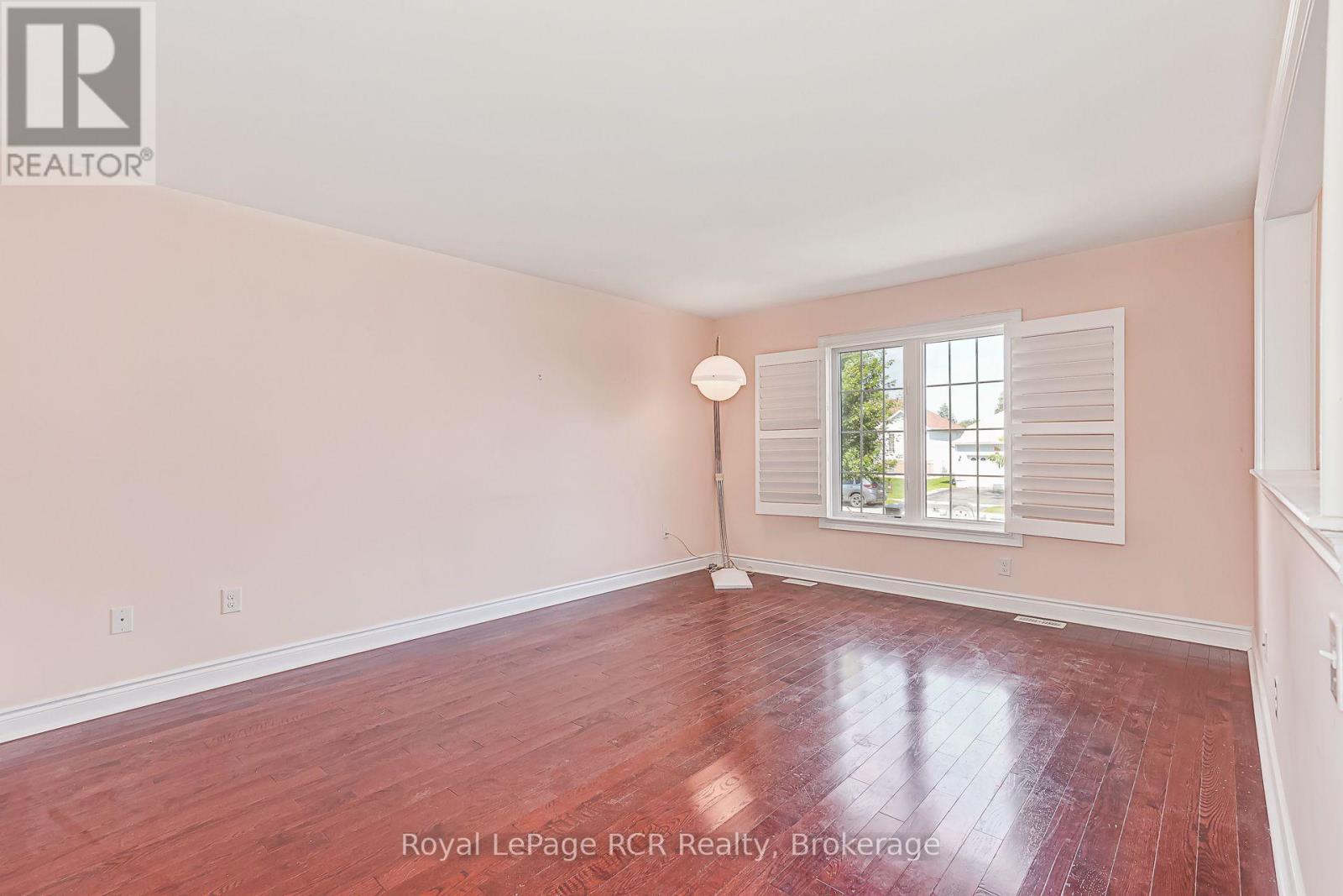 252 Spruce Street, Clearview, Ontario  L0M 1S0 - Photo 11 - S13723870
