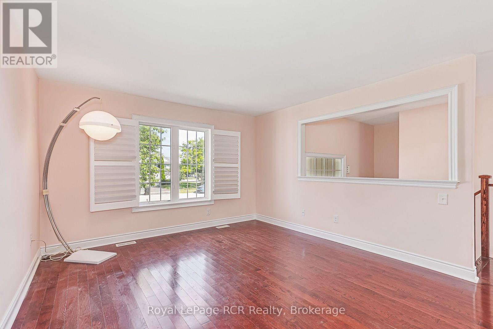 252 Spruce Street, Clearview, Ontario  L0M 1S0 - Photo 9 - S13723870