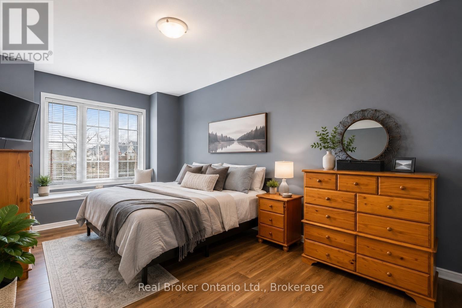 39 Providence Way, Wasaga Beach, Ontario  L9Z 0G3 - Photo 4 - S13723912