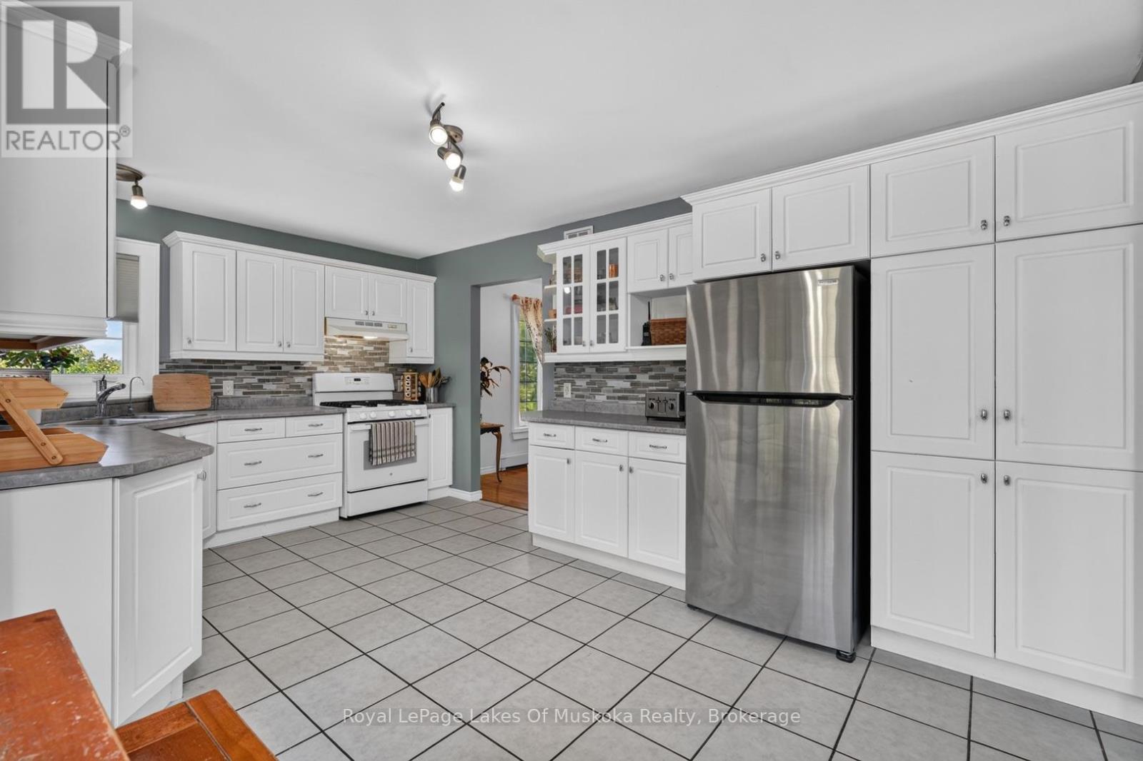 140 Simpson Street, Burk's Falls, Ontario  P0A 1C0 - Photo 10 - X13723804