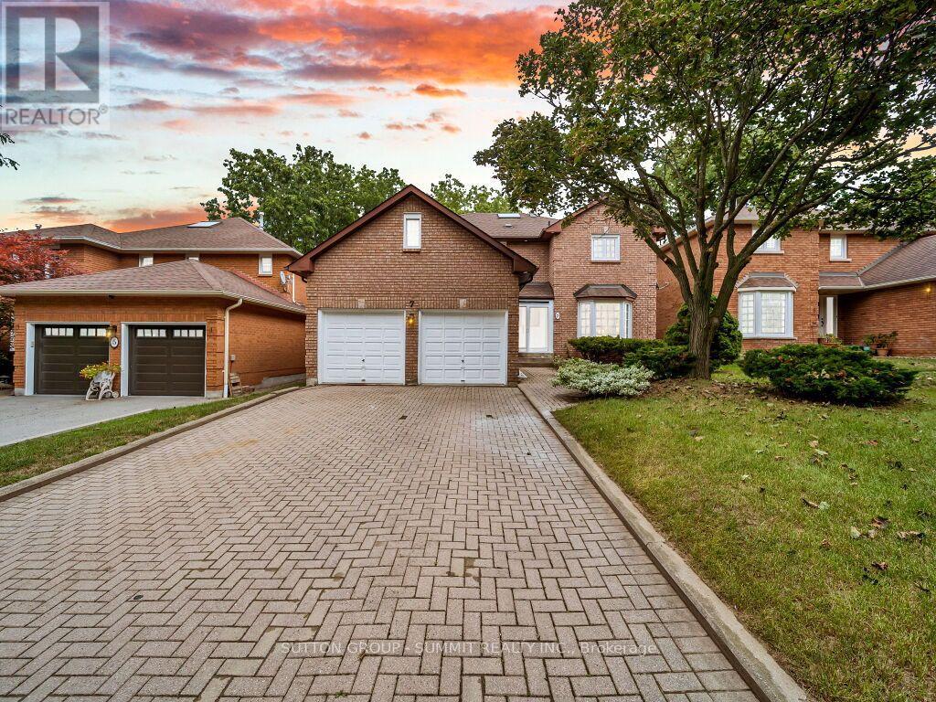7 WINDING COURT, Toronto, Ontario