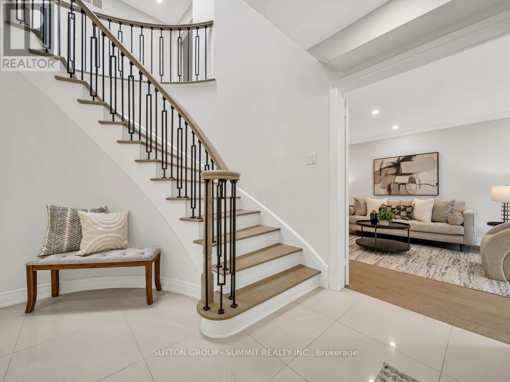 7 Winding Court, Toronto, Ontario  M1C 4X2 - Photo 6 - E13723750