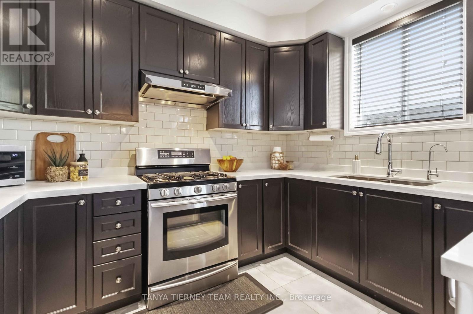 26 Chiswick Avenue, Whitby, Ontario  L1M 0E1 - Photo 14 - E13723766