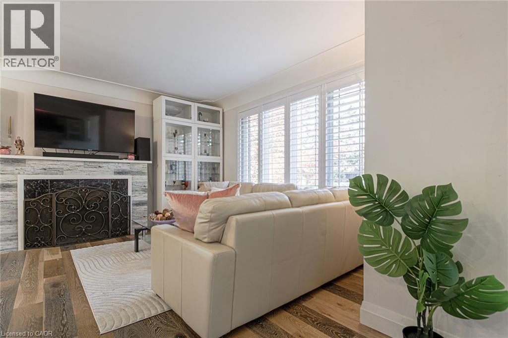 2105 Maplewood Drive, Burlington, Ontario  L7R 2C6 - Photo 13 - 40856104