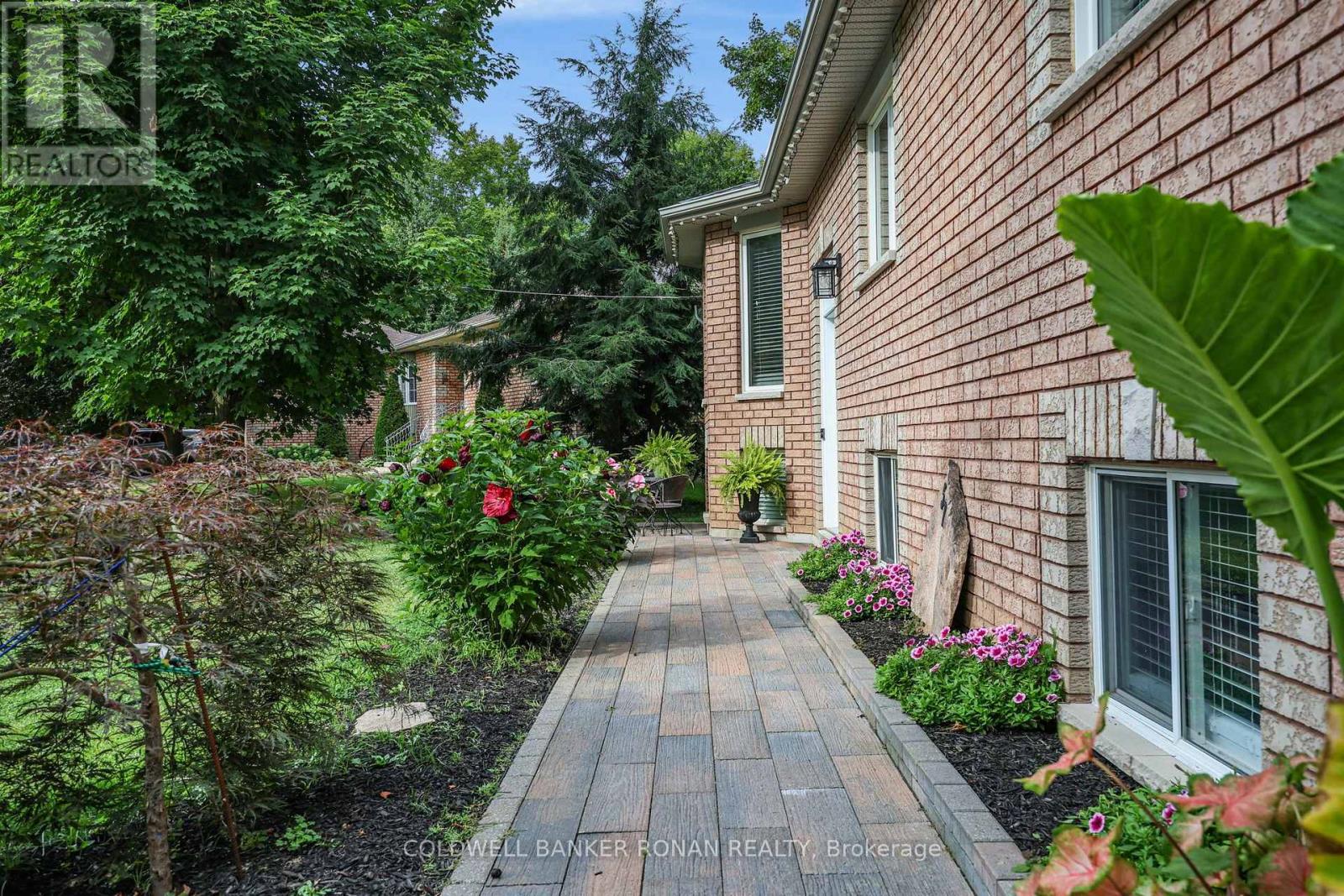 57 Pine Park Boulevard, Adjala-Tosorontio (Everett), Ontario  L0M 1J0 - Photo 3 - N13723756