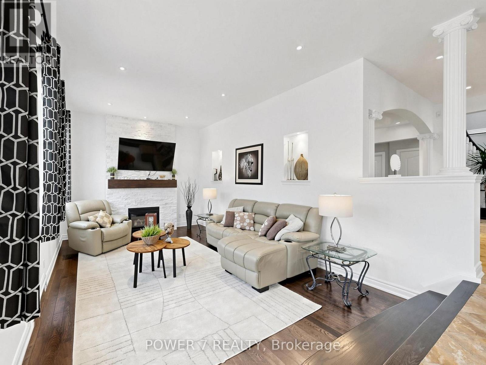 315 North Lake Road, Richmond Hill, Ontario  L4E 3A2 - Photo 8 - N13723778