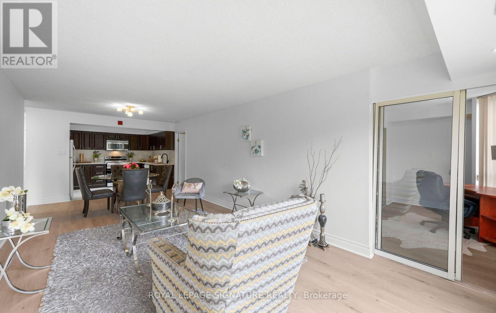 202 - 175 Cedar Avenue, Richmond Hill, Ontario  L4C 9V3 - Photo 8 - N13723796