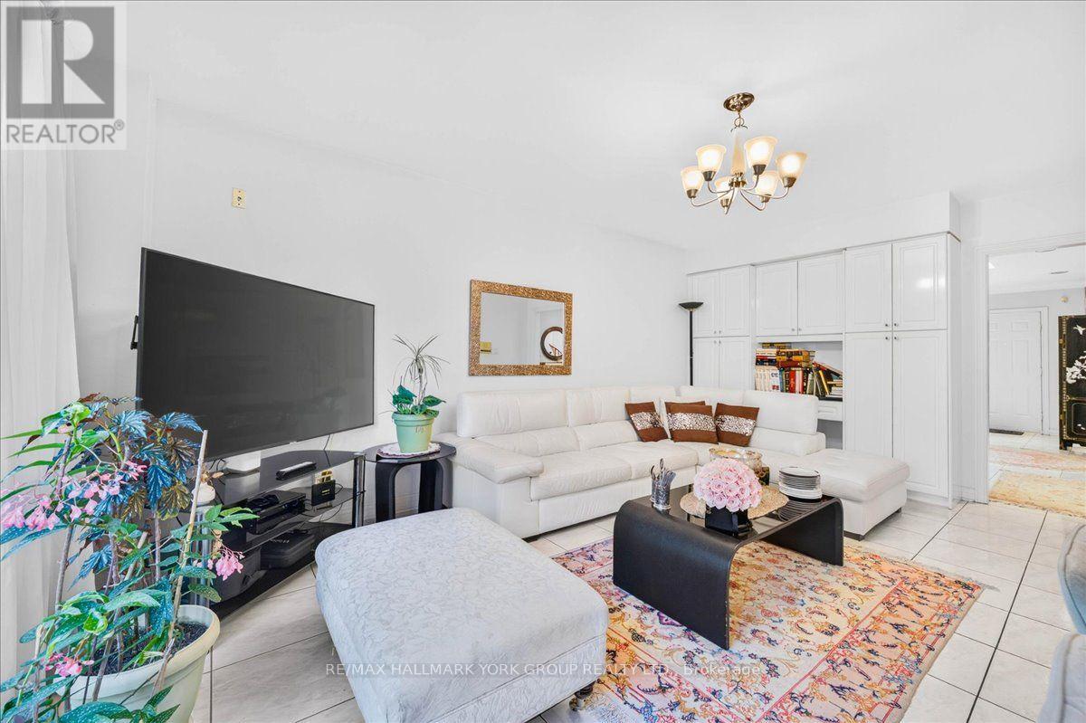96 Townsgate Drive, Vaughan, Ontario  L4J 8A4 - Photo 16 - N13723940
