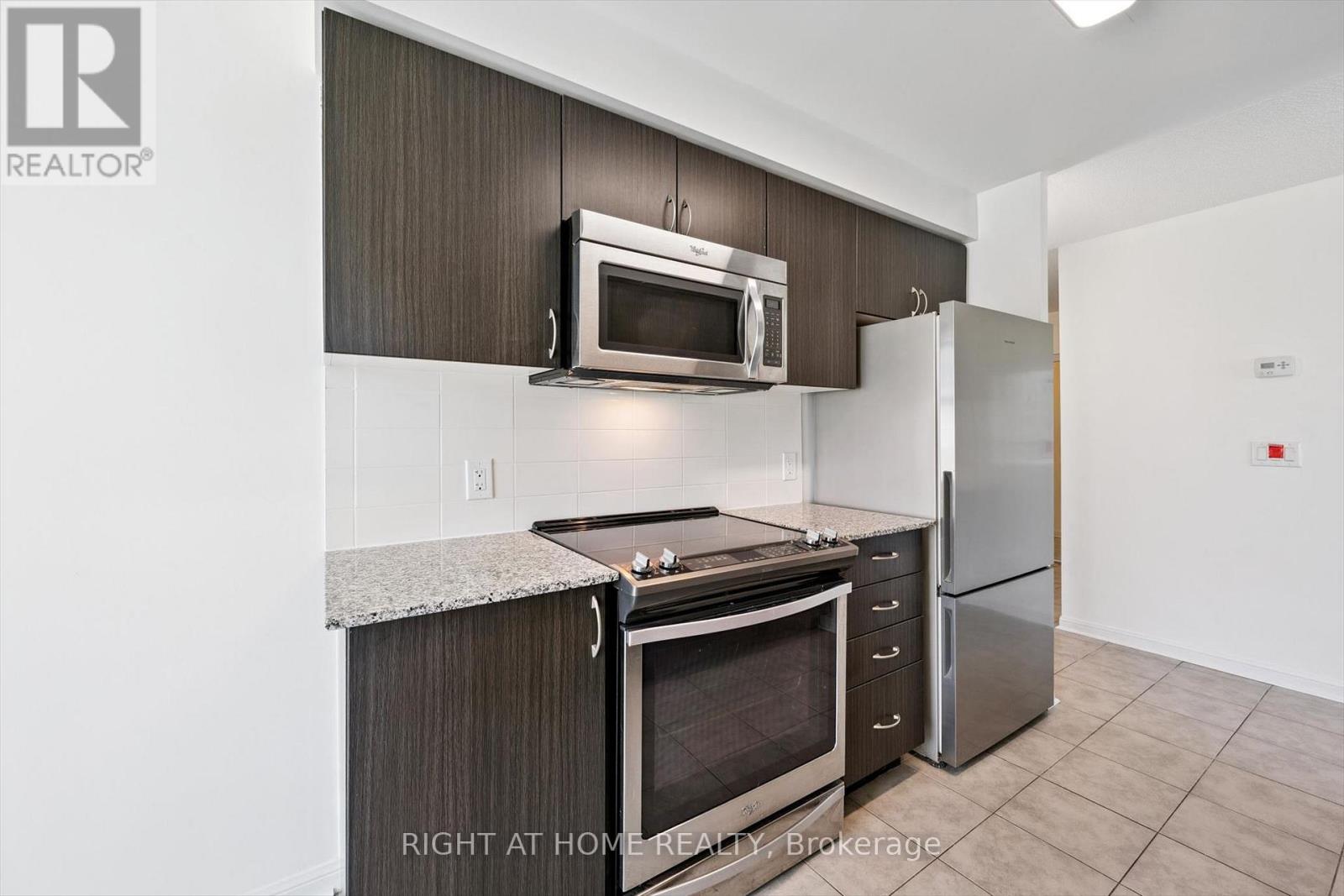 113 - 50 Via Rosedale Way, Brampton, Ontario L6R 3Z6 - Photo 10 - W13164794