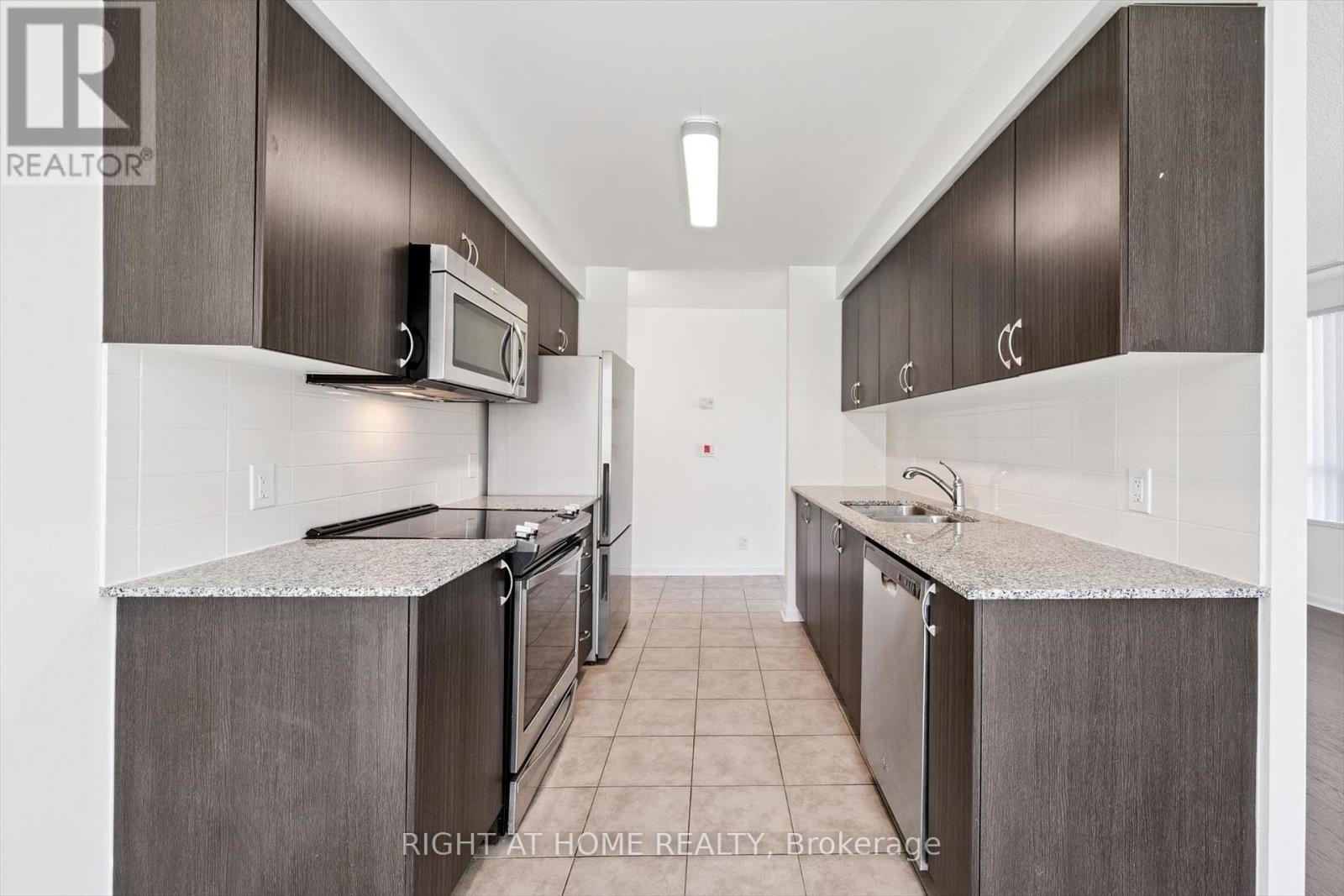 113 - 50 Via Rosedale Way, Brampton, Ontario L6R 3Z6 - Photo 8 - W13164794