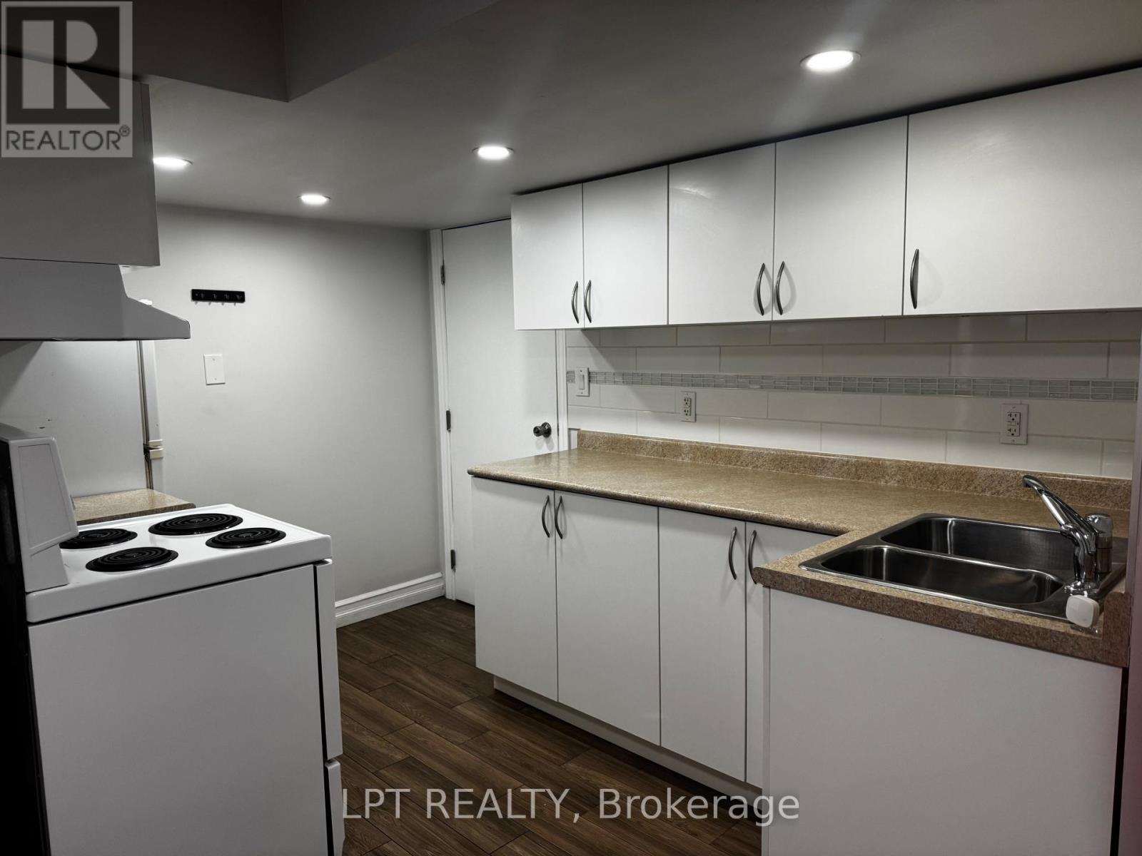 17 Alabaster Drive, Brampton, Ontario  L6V 4E5 - Photo 3 - W13723752