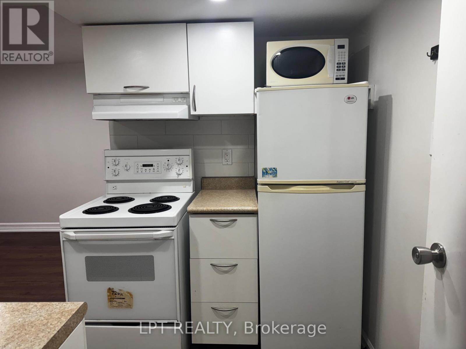 17 Alabaster Drive, Brampton, Ontario  L6V 4E5 - Photo 4 - W13723752