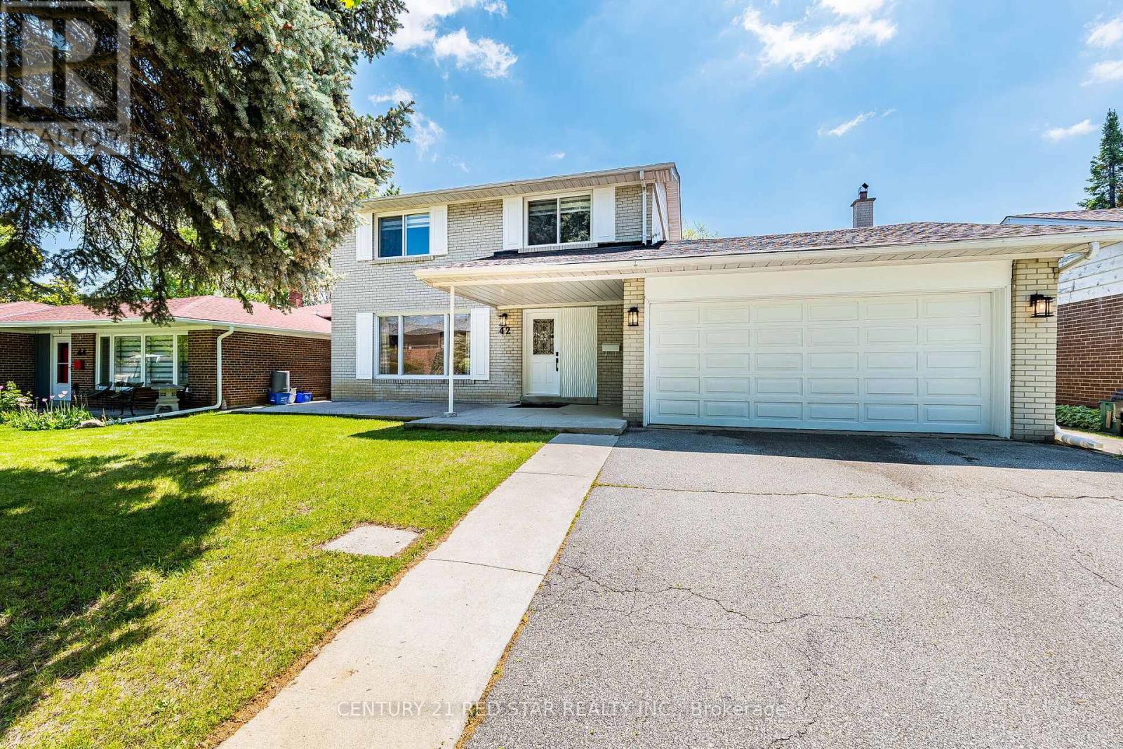 42 BROADFIELD DRIVE, Toronto, Ontario