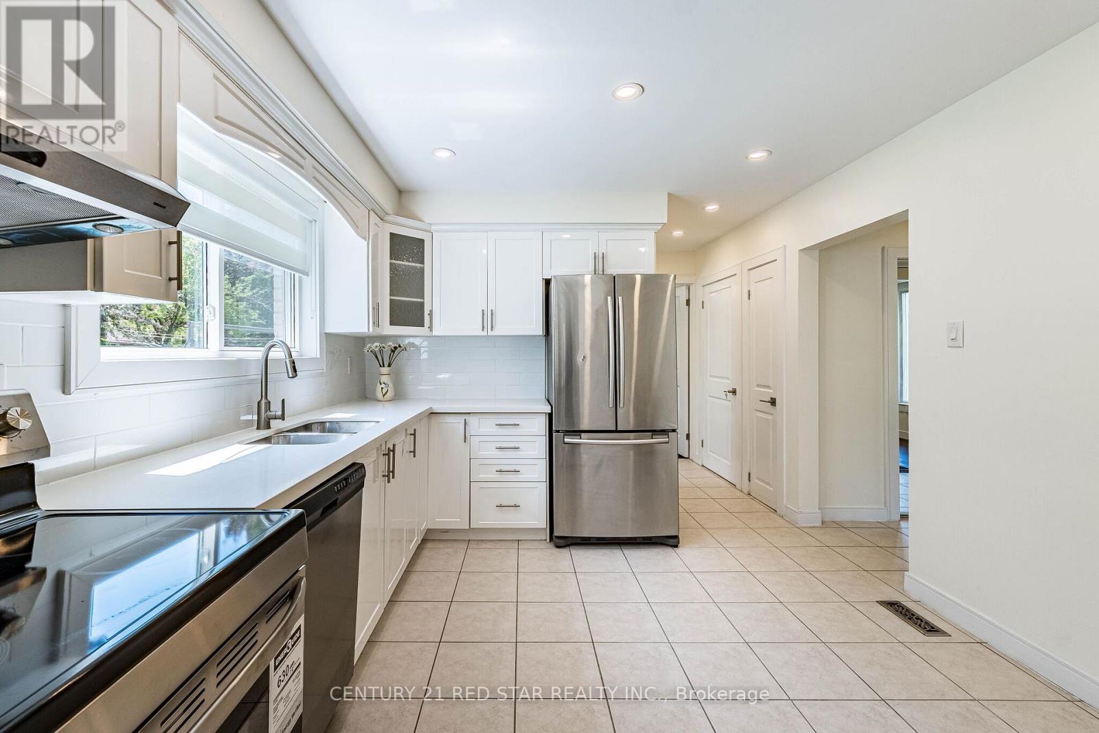 42 Broadfield Drive, Toronto, Ontario  M9C 1L7 - Photo 10 - W13723772