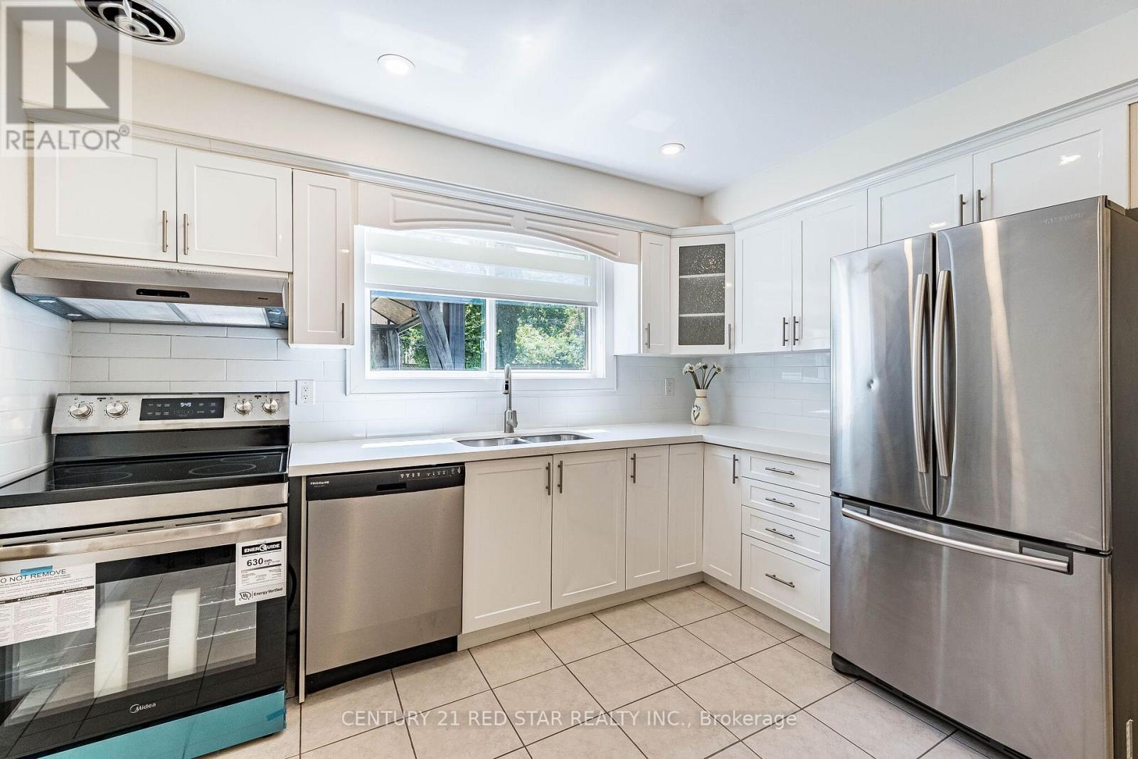 42 Broadfield Drive, Toronto, Ontario  M9C 1L7 - Photo 11 - W13723772