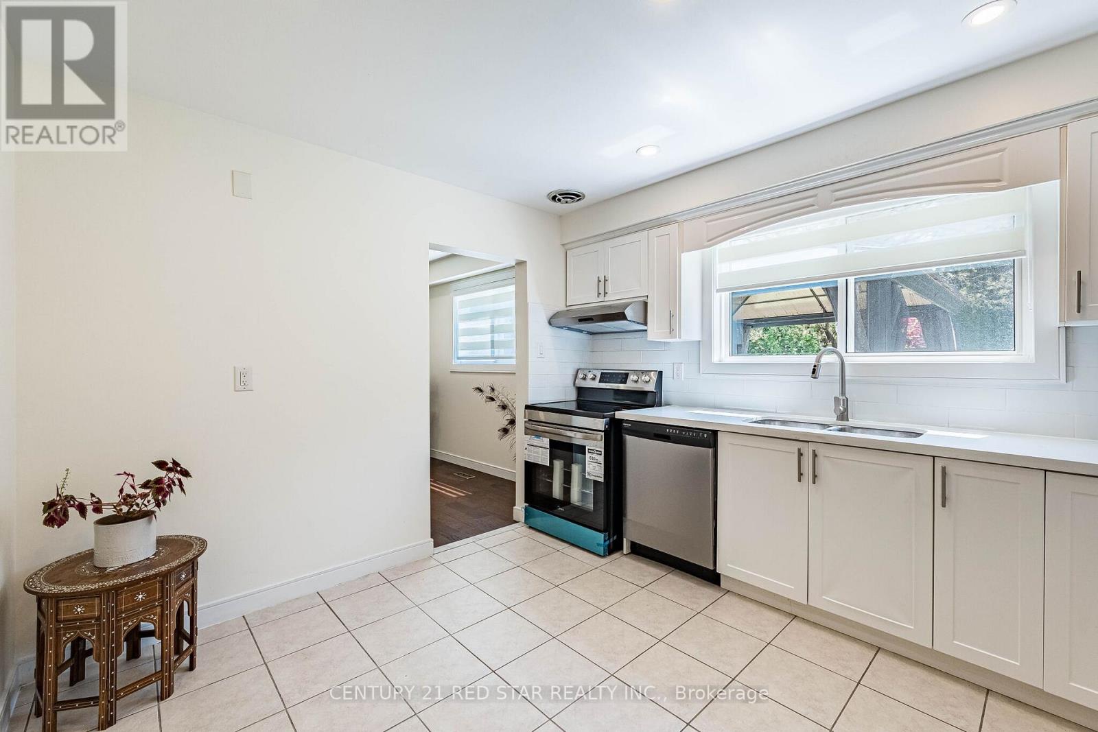 42 Broadfield Drive, Toronto, Ontario  M9C 1L7 - Photo 12 - W13723772