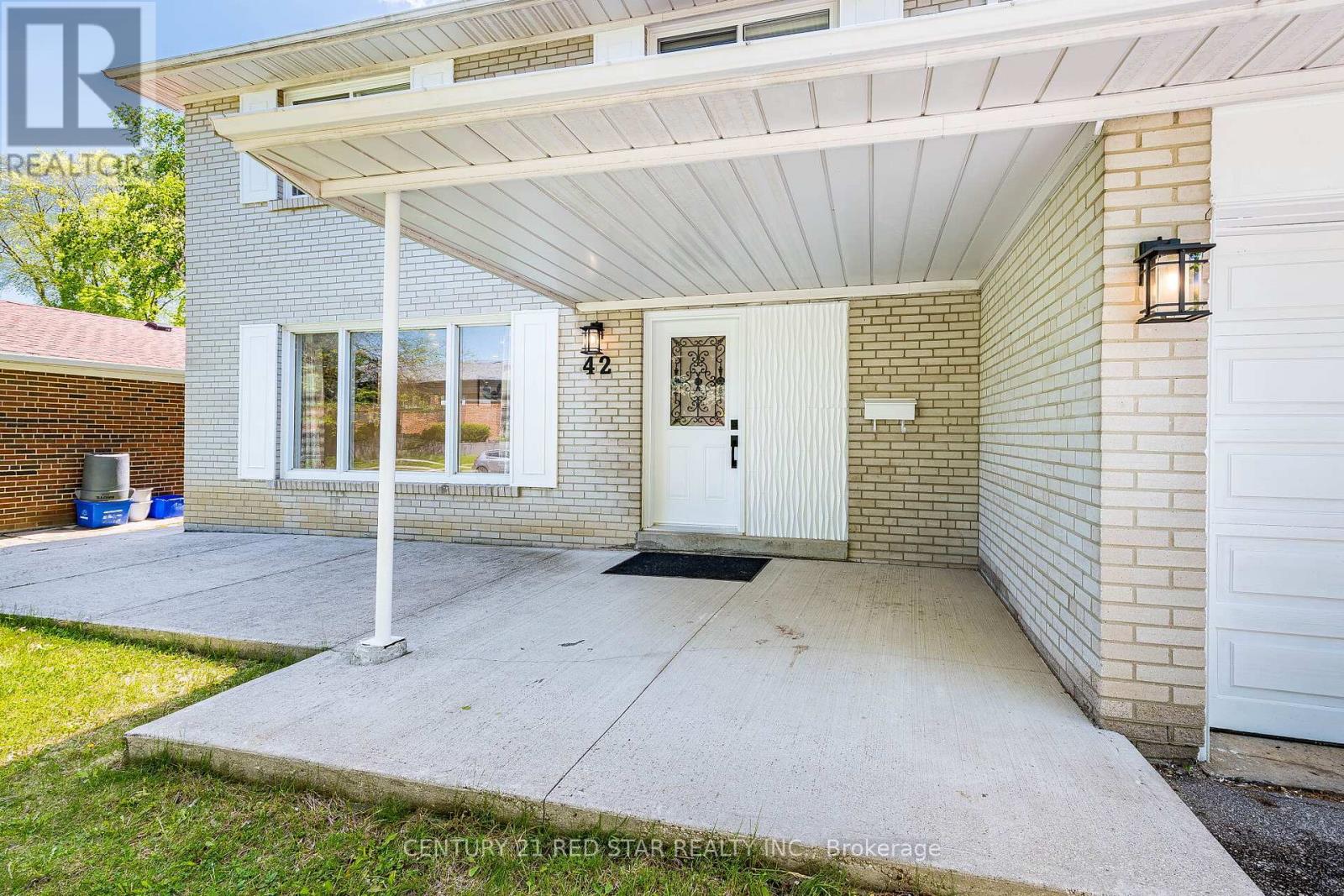 42 Broadfield Drive, Toronto, Ontario  M9C 1L7 - Photo 2 - W13723772