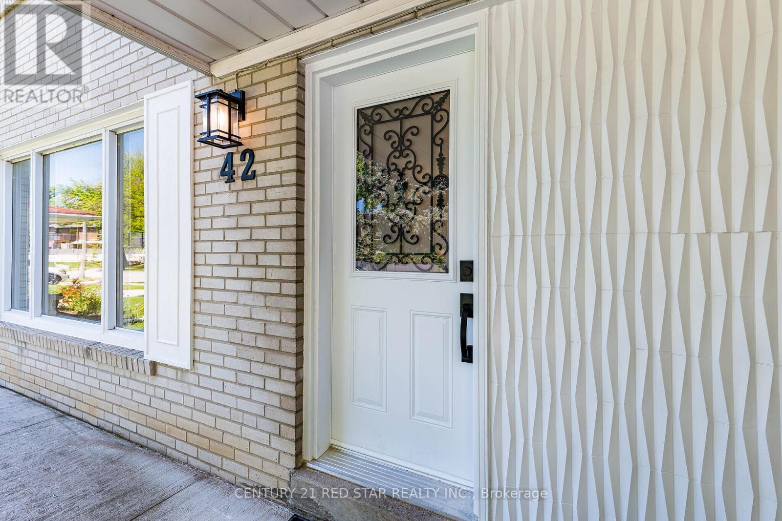 42 Broadfield Drive, Toronto, Ontario  M9C 1L7 - Photo 3 - W13723772