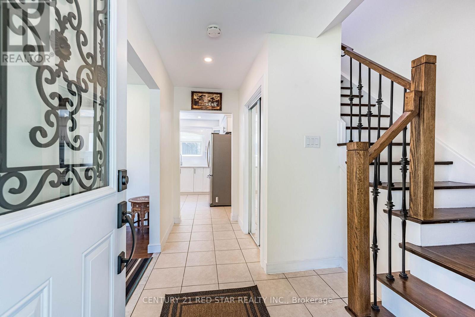 42 Broadfield Drive, Toronto, Ontario  M9C 1L7 - Photo 4 - W13723772