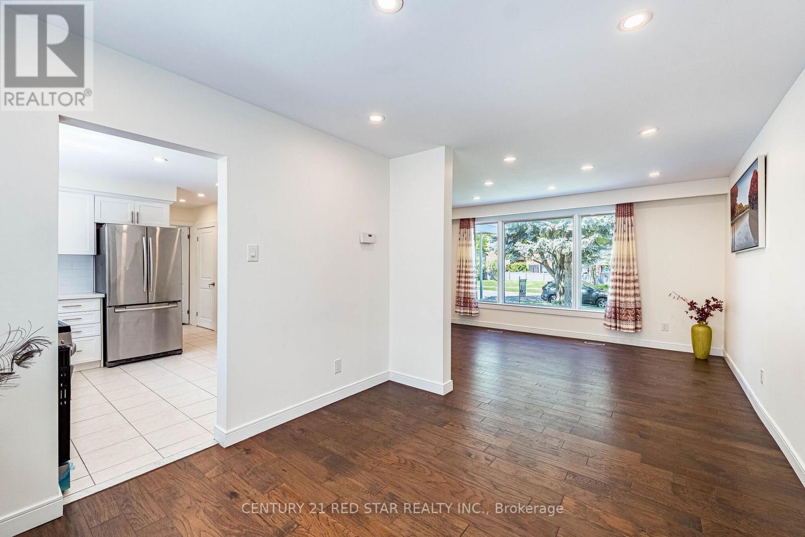 42 Broadfield Drive, Toronto, Ontario  M9C 1L7 - Photo 9 - W13723772