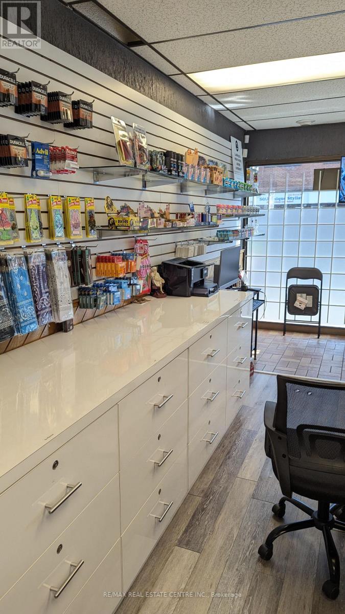 1289 Weston Road, Toronto, Ontario  M6M 4R2 - Photo 13 - W13723878