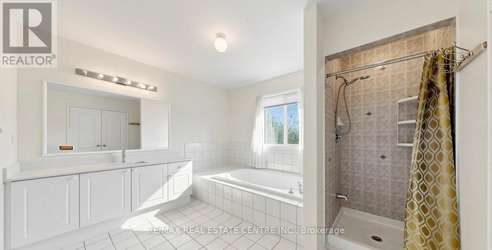 5937 Summerside Drive, Mississauga, Ontario  L5M 6K8 - Photo 12 - W13723902