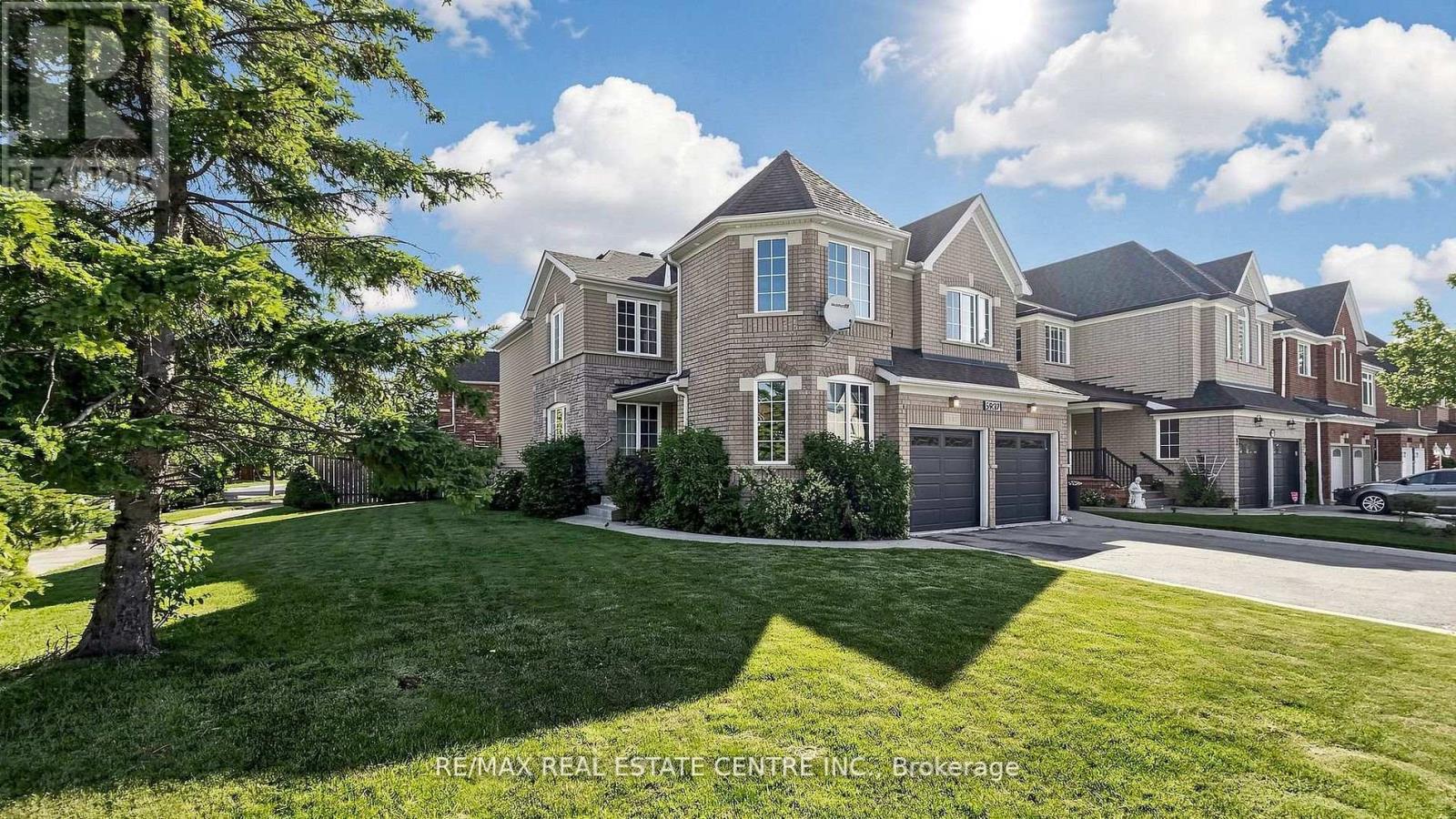5937 Summerside Drive, Mississauga, Ontario  L5M 6K8 - Photo 2 - W13723902