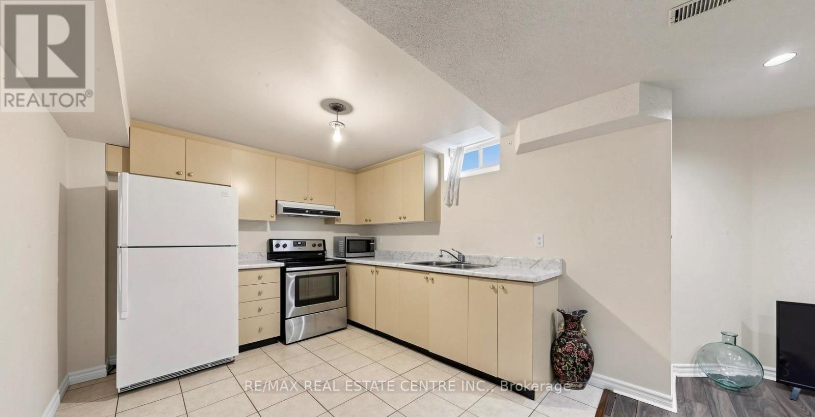 5937 Summerside Drive, Mississauga, Ontario  L5M 6K8 - Photo 26 - W13723902