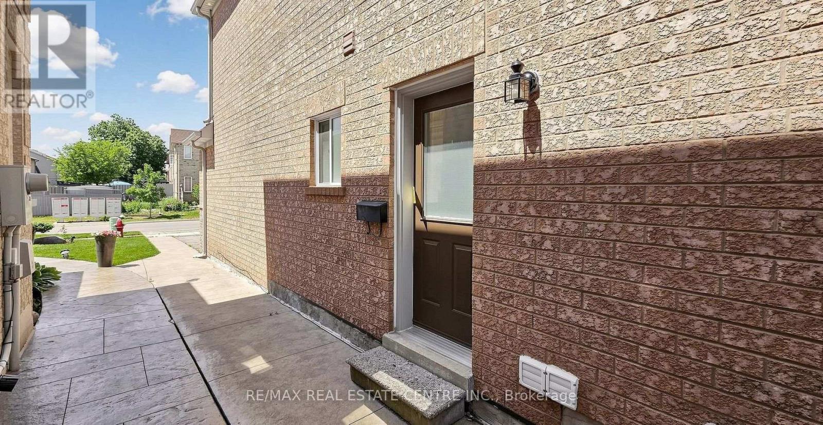 5937 Summerside Drive, Mississauga, Ontario  L5M 6K8 - Photo 32 - W13723902