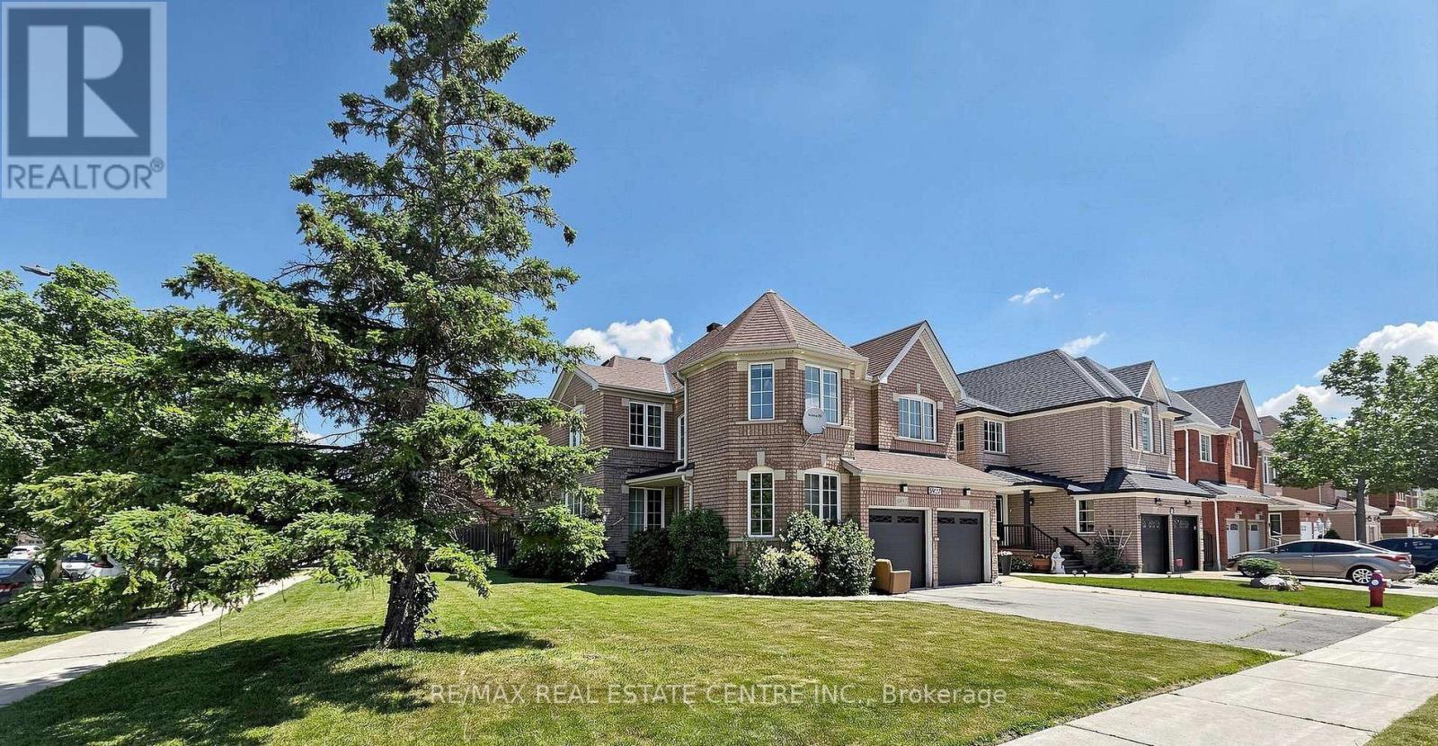 5937 Summerside Drive, Mississauga, Ontario  L5M 6K8 - Photo 5 - W13723902