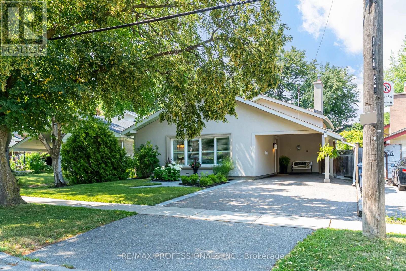 48 Genthorn Avenue, Toronto, Ontario  M9W 2S9 - Photo 3 - W13723908