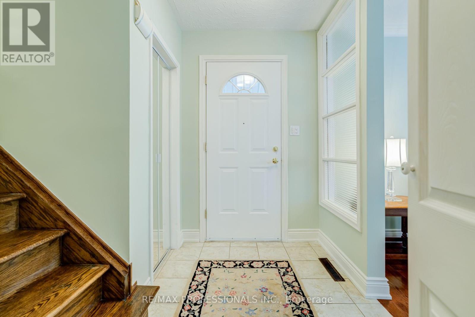 48 Genthorn Avenue, Toronto, Ontario  M9W 2S9 - Photo 7 - W13723908