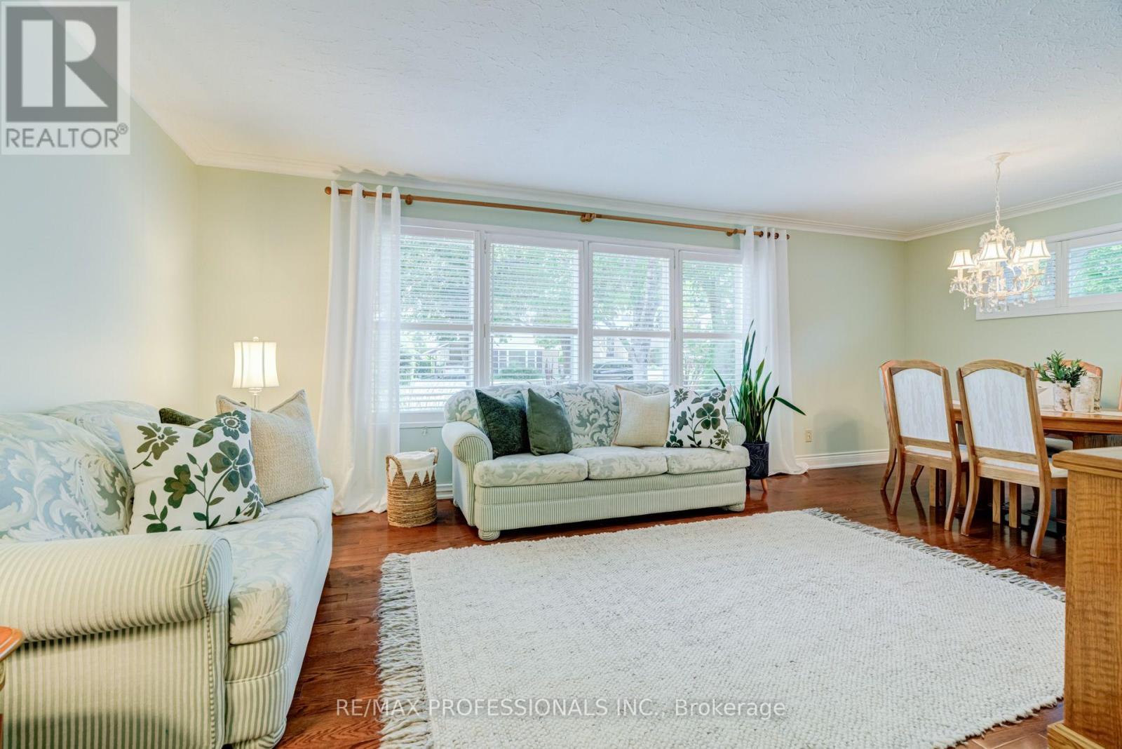 48 Genthorn Avenue, Toronto, Ontario  M9W 2S9 - Photo 8 - W13723908