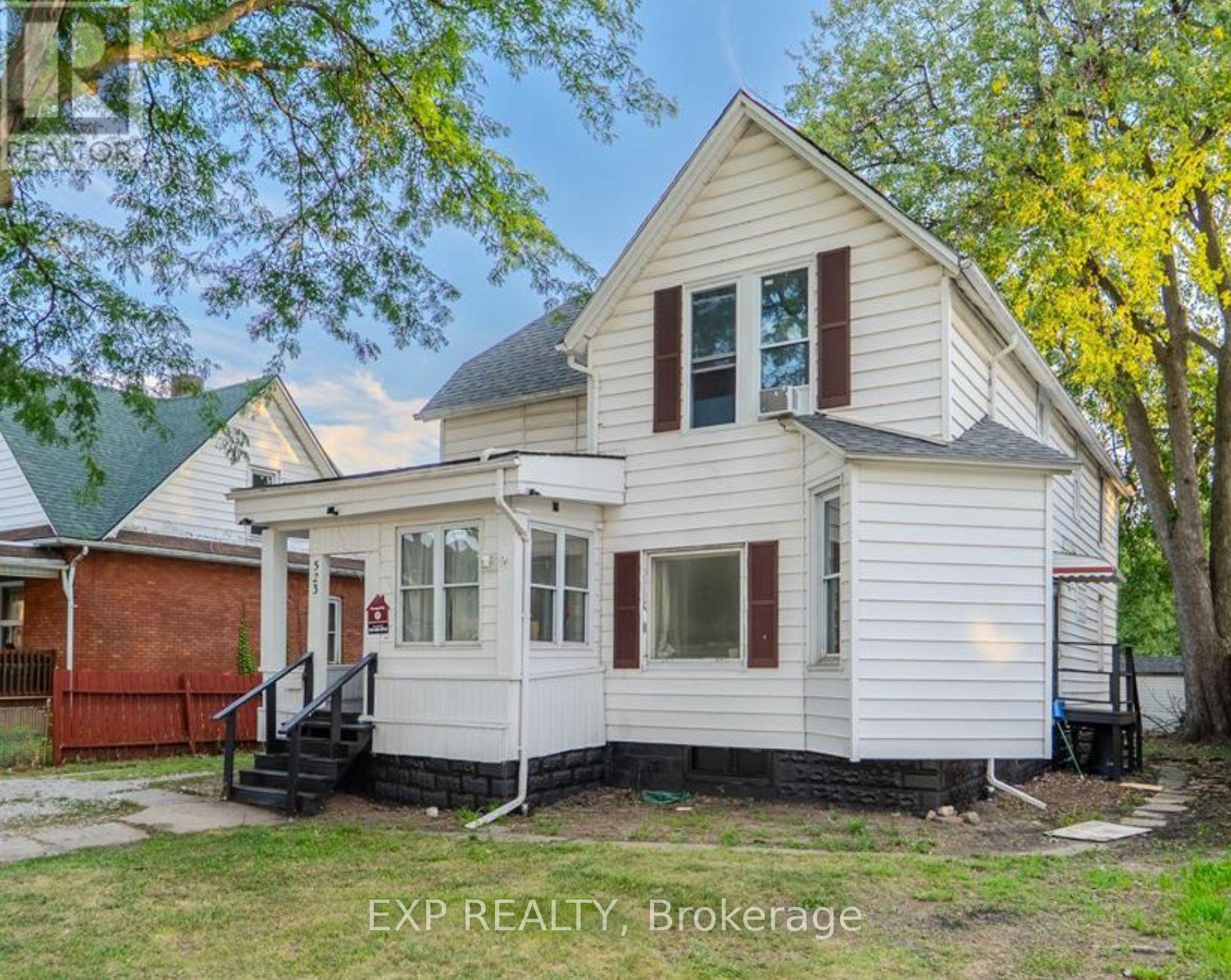 523 Caron Avenue, Windsor, Ontario  N9A 5B5 - Photo 2 - X13723754