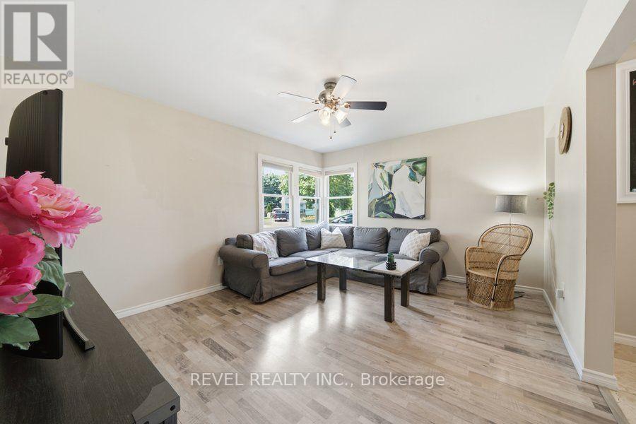 27 Frank Street, Brantford, Ontario  N3T 5C8 - Photo 2 - X13723794
