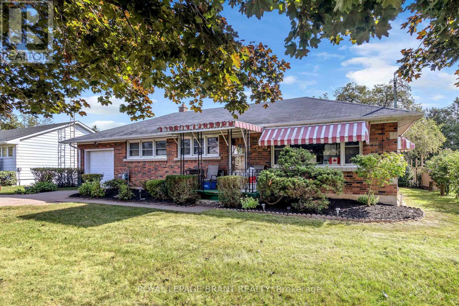 7 WILLOWDALE STREET, Brant, Ontario