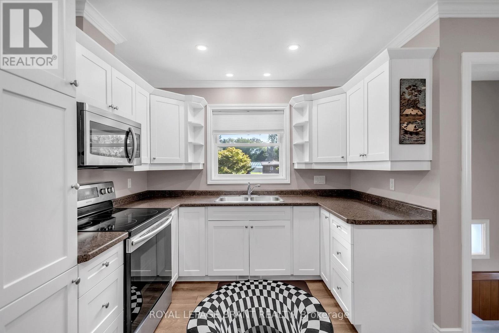 7 Willowdale Street, Brant, Ontario  N3T 5L7 - Photo 12 - X13723814