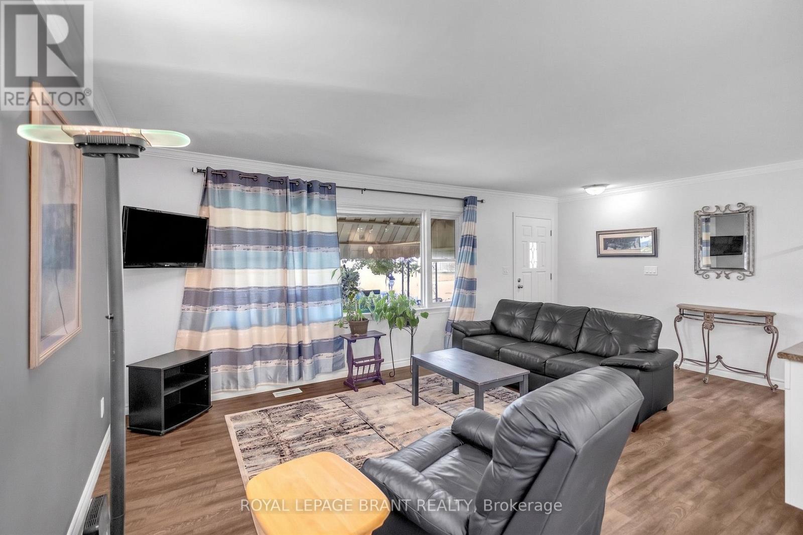 7 Willowdale Street, Brant, Ontario  N3T 5L7 - Photo 5 - X13723814