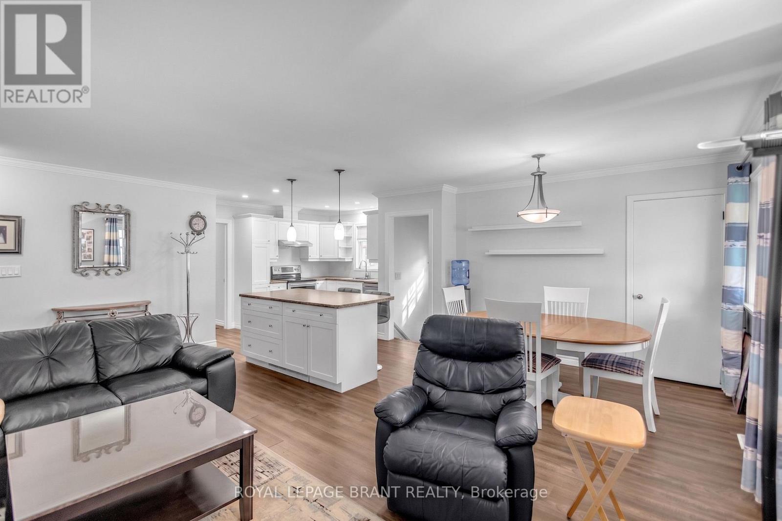 7 Willowdale Street, Brant, Ontario  N3T 5L7 - Photo 7 - X13723814