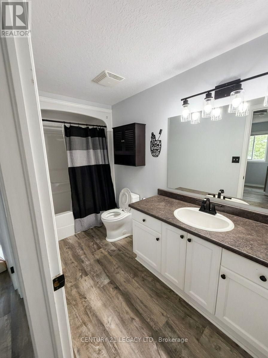 34 Mountain Laurel Crescent, Kitchener, Ontario  N2E 3W9 - Photo 14 - X13723896