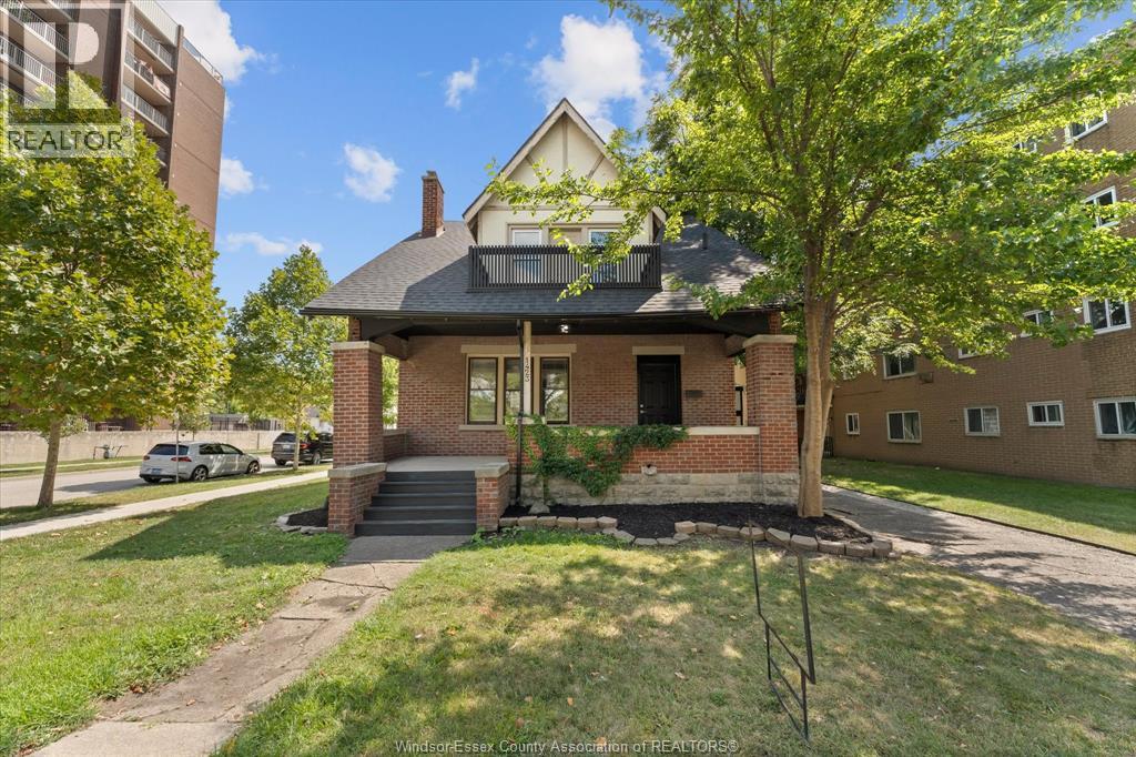 1423 Riverside Drive West, Windsor, Ontario  N9B 1A2 - Photo 3 - 26021078