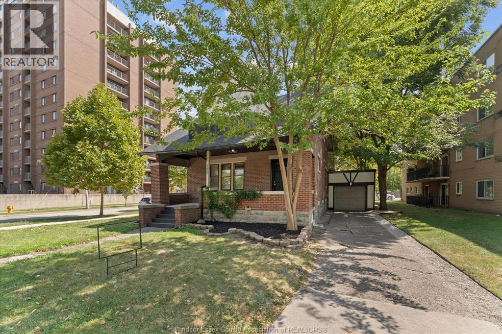 1423 Riverside Drive West, Windsor, Ontario  N9B 1A2 - Photo 4 - 26021078