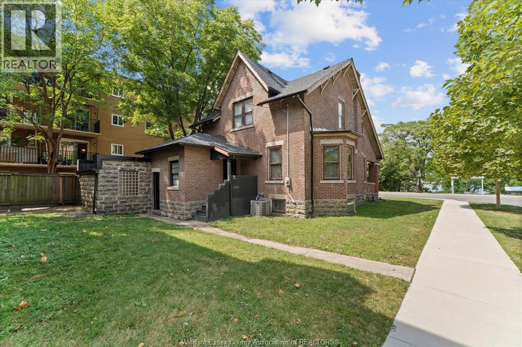1423 Riverside Drive West, Windsor, Ontario  N9B 1A2 - Photo 8 - 26021078