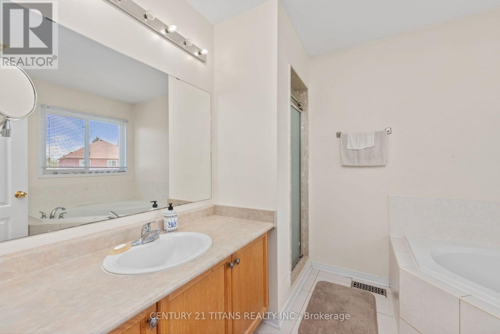 69 Rampart Crescent, Whitby, Ontario  L1P 1T7 - Photo 24 - E13703930