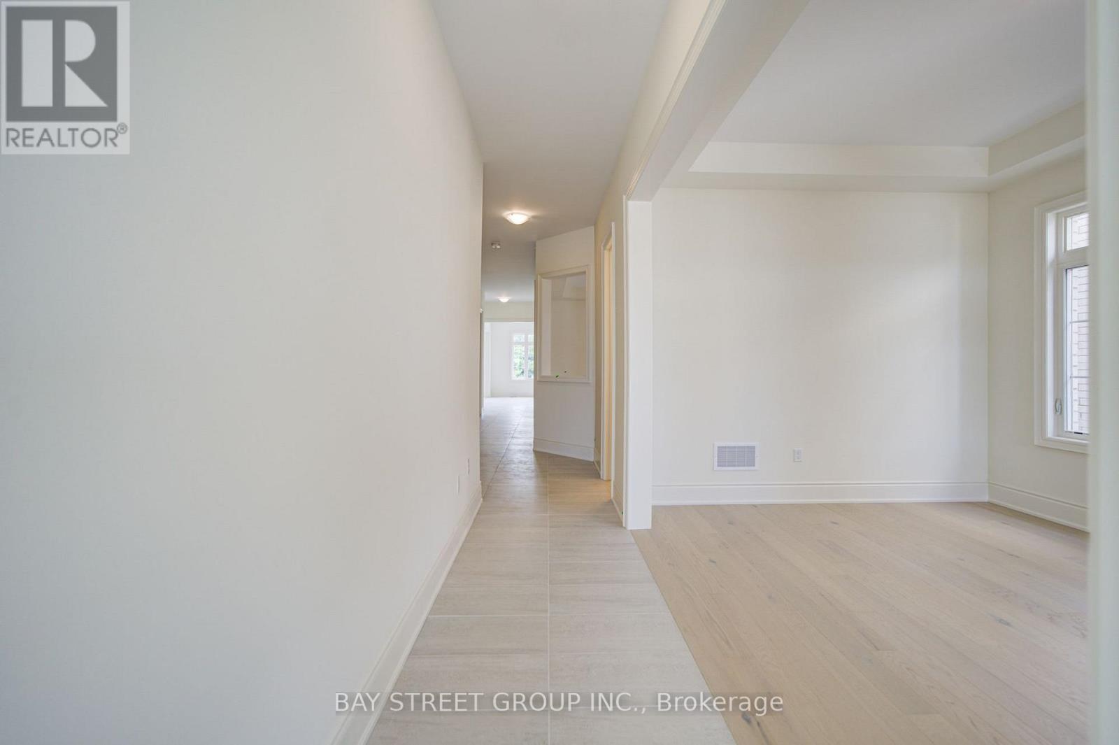 42 Big Willow Crescent, Richmond Hill, Ontario  L4E 3R4 - Photo 3 - N13033622