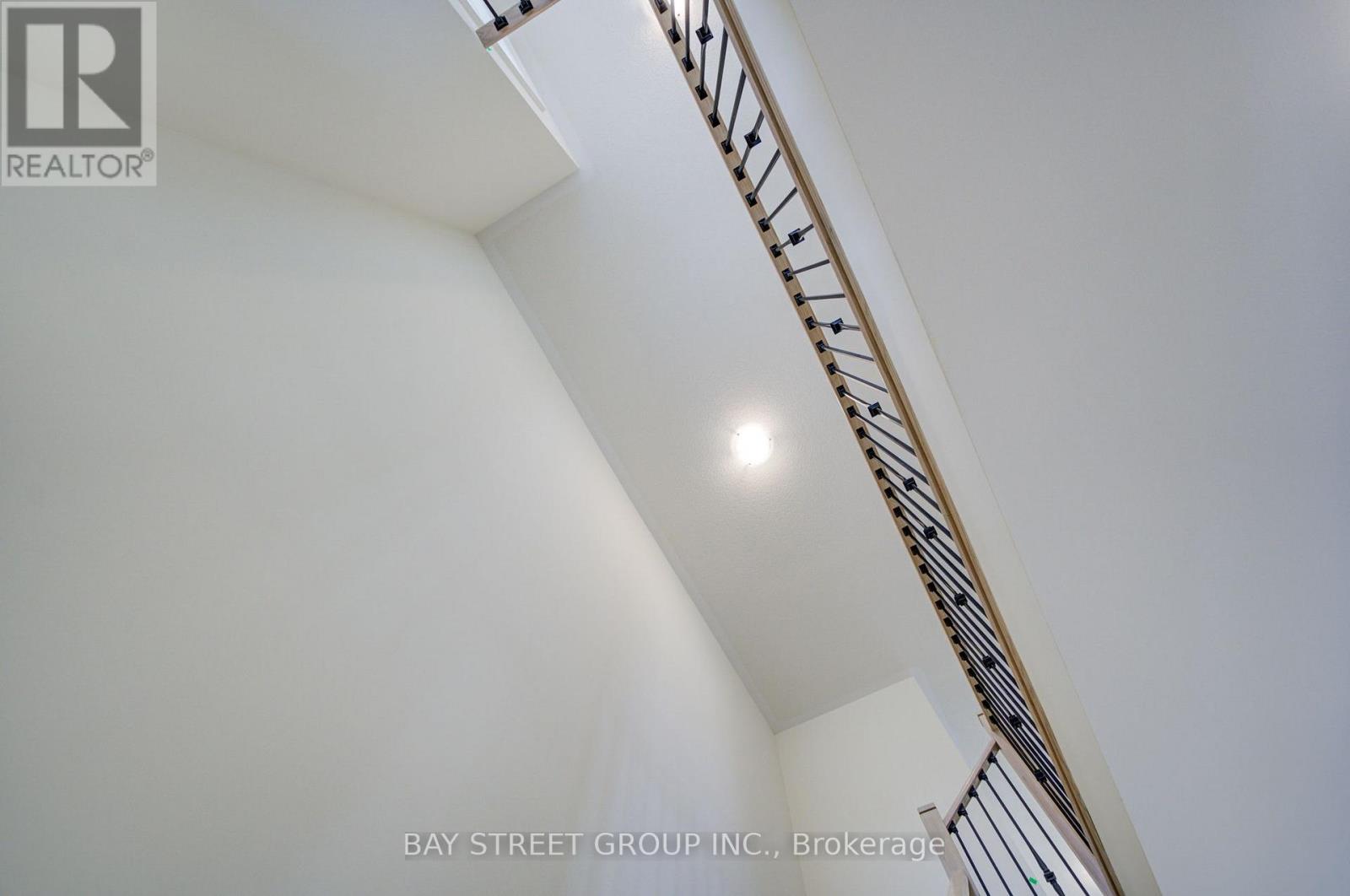 42 Big Willow Crescent, Richmond Hill, Ontario  L4E 3R4 - Photo 8 - N13033622