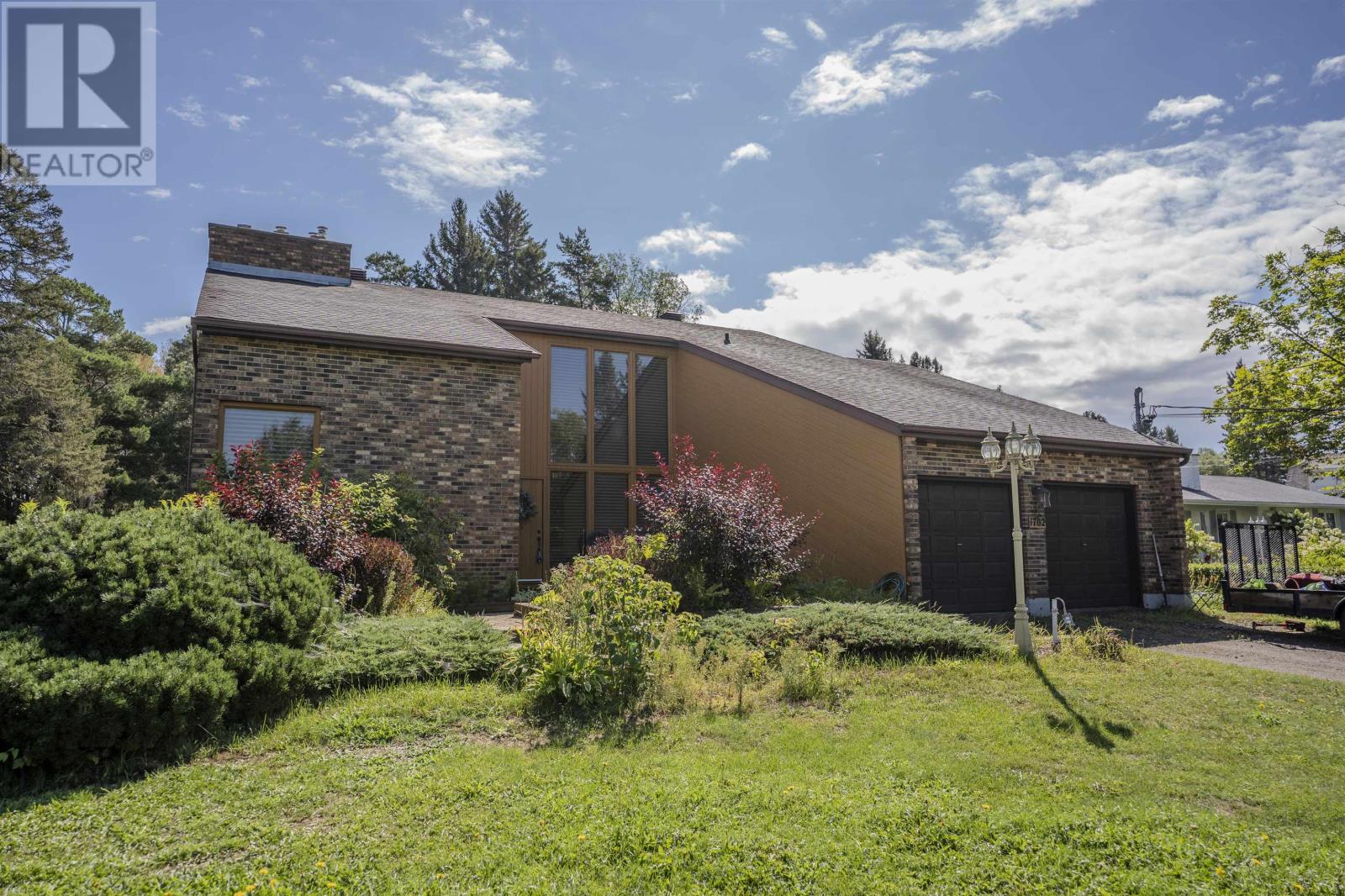 1702 Glenwood CRES, Thunder Bay, Ontario