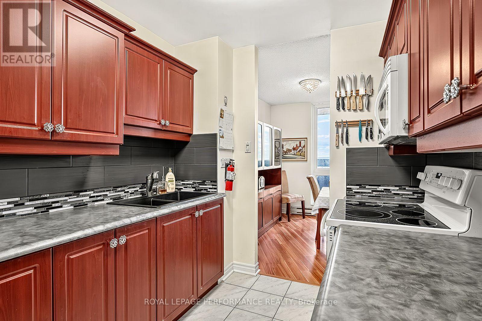 1406 - 2000 Jasmine Crescent, Ottawa, Ontario  K1J 8K4 - Photo 6 - X13723960